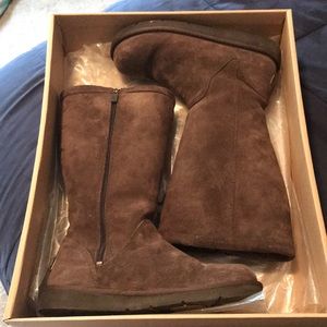 Brown side-zip UGGs